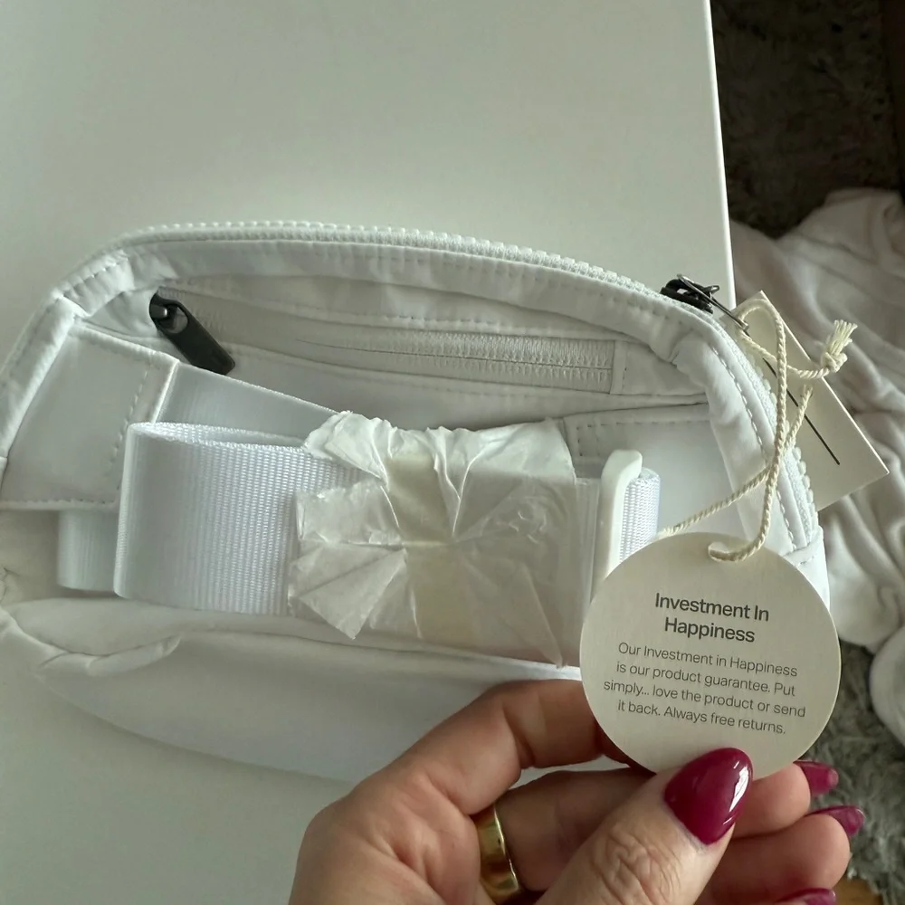 Vuori White Crossbody Bag - Picture 2 of 5
